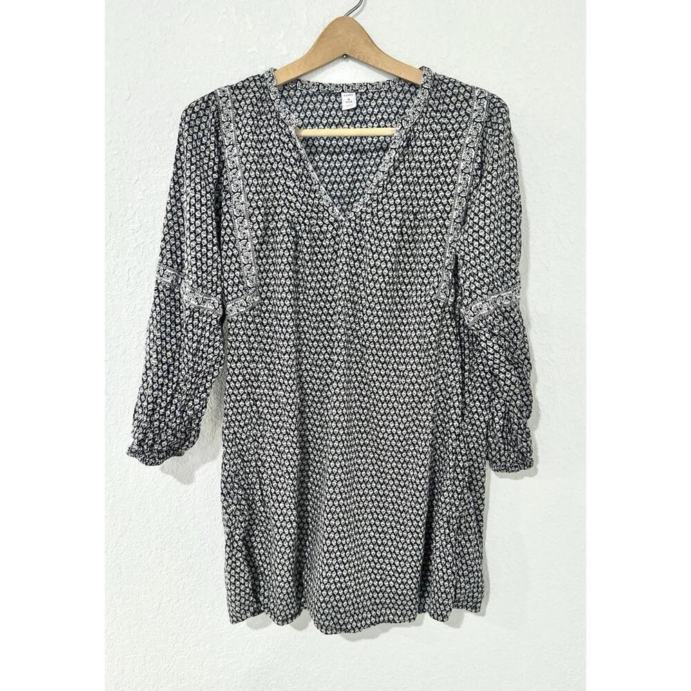 Old Navy Womens Pullover Blouse Floral Black and White Long Sleeve Pettie Medium